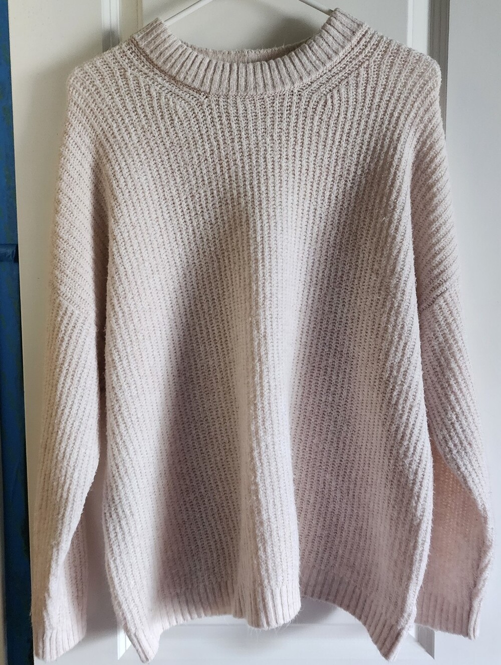 American Eagle Cream Cozy Knit Sweater M